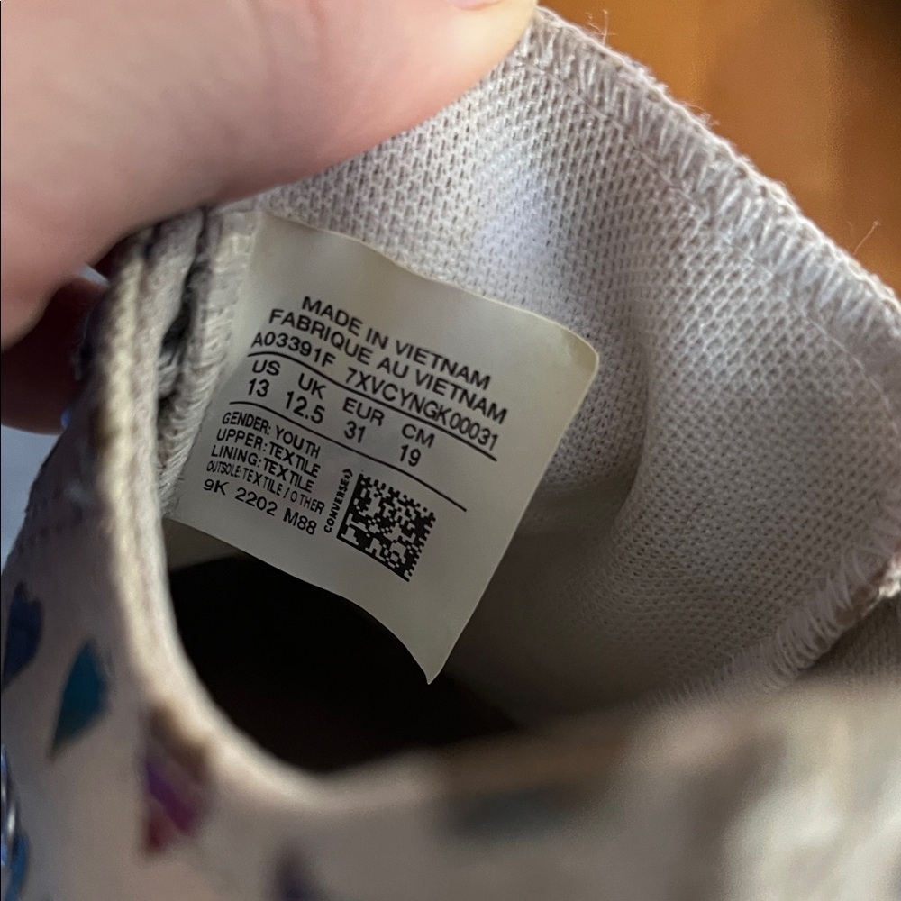 Converse Kids' Sneakers with Colorful Heart Design Size 13 - Picture 3 of 5